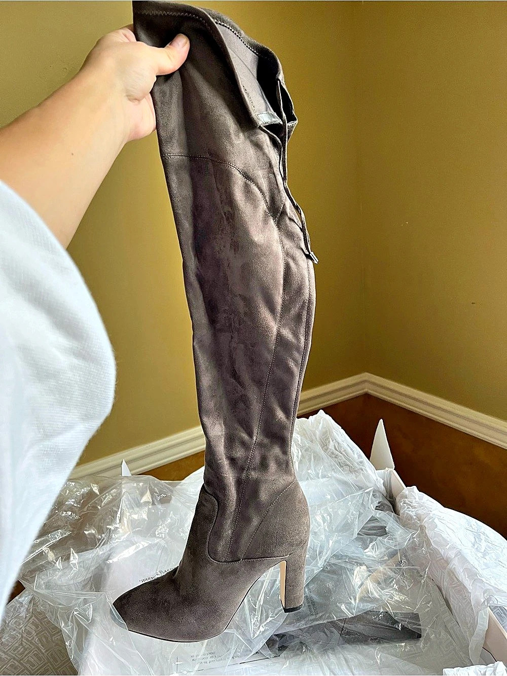 It's Smith Over-the-Knee Boots in Gray US 9M